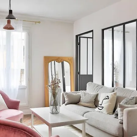 Superb 1br Flat With Balcony 2min From The Metro Station *